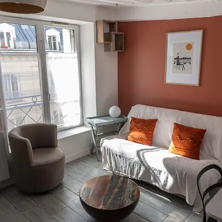 Cozy In Le Marais Париж